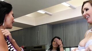 SensualMomma.com - Busty Ava Addams' scissoring with lesbo stepdaughter and passion