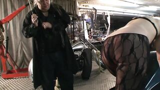 Delicate sub put to lick snatch