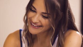 GIRLSWAY - College Cheerleaders Gizelle Blanco & Emma Jade Got Aroused During After Practice Strokes