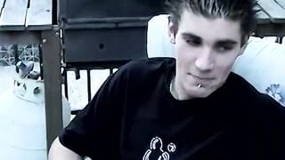 Straight guys Evan Heinze and Ian Madrox put on a little sexy foot show
