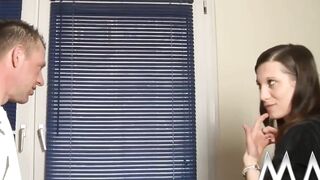 Amateur women gets plowed and facialized