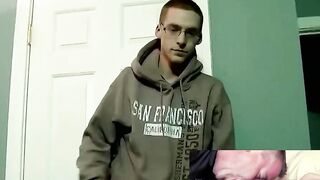 JoeSchmoeXXX.com - Nerdy looking amateur dude with glasses strips and jerks off his c