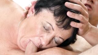 21 SEXTREME - Vulgar Grandma Gets Her Face Banged! And Vagina Plumbed By A Stiff Dick