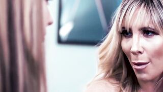 Haley Reed's lesbian lust with scream queen Reign