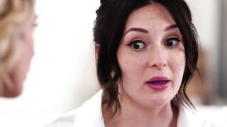 GIRLSWAY - Heterosexual BFFs Turn Lesbians After Cursed By A Email! ROUGH SWEATY FINGER FUCK & SCISSORING