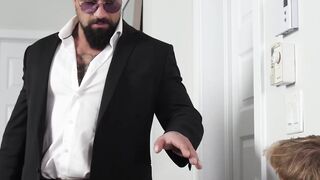Brawny stepdad tricks son in dating app for a bareback fuck Hoe 2
