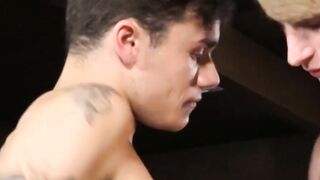 Young men hook up to have bareback sensations and cum too