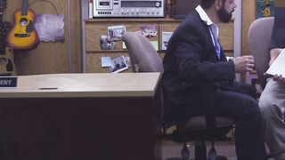 Desperate Latino pawnee fucks broker for extra cash
