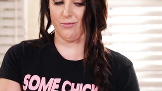 ALL WOMEN GRIND - Amazingly Hot Masseuse Angela White Offer Sexsual Treatment To Birthday women