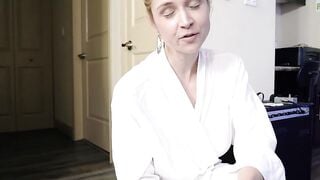 Voluptuous MILF gets so horny when she sees her stepson