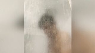 Young amateur twink Flecos Cayden jerks off after showering