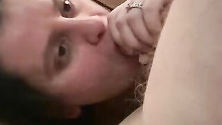 Amateur fiance blows dick