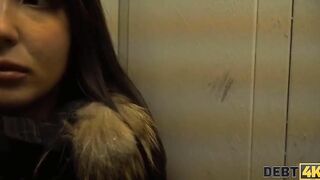 DEBT4k. Dude pulls rough dick out of leggings to banged!