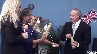 shikarnye sotrudnicy poradovali nachalnika