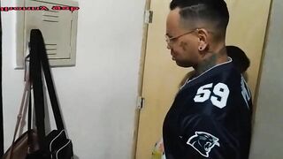 I went to fix the machine of the manuh cortez she paid with sex