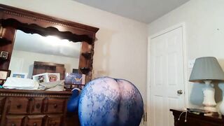 Fionadarling into blue Dress on Cam