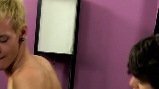 Passionate twinks Chris Jett and Tristan Tyler fuck raw
