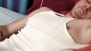 Amateur plumber twink Noah Radford wanks his hard prick
