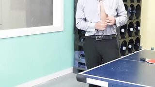 The boss motivates his coworker by having him lick his cock
