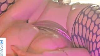 Home alone as a GOONING GIRL try no vol1