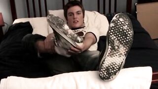 Sexy young dude Fitch kicks back and delivers a great solo wanking off