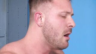 FalconsXXX.com - Big muscular hunk with a strong dick raw fucks another hunk hard