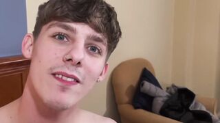 Twink Leo Summers enjoys being fucked and loves sucking cocks