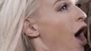 Tattooed babe Mona Wales doing oral sex with Emma Hix