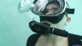 Katie Cummings – Underwater Scuba Sex