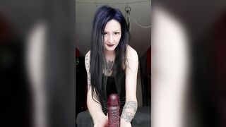 Sex Toy into the hands of Gf