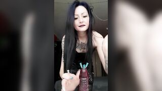 Sex Toy into the hands of Gf