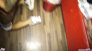 STRANGER BLOWN OFF AT GLORYHOLE – German fit teenie Anni