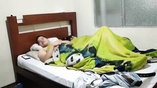 While my father goes to work I pretend to be him And he succeeds into fucking my STEPMOTHER what a perfect BOOTY he has, I'm sorry for my father but I look like a cuckold