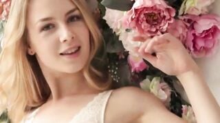 FemJoyXXX.com - Alecia Fox's hot body reveal and self-seduction