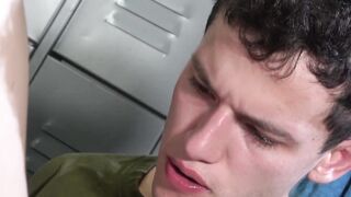 Twinks Jake Lotti and Will Nouvak turn the room into a cock fest