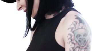 Goth MILF Joanna Angel strapon banging teen Jane Wilde