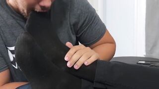 MaleFeetXXX.com - Nathan L's lustful feet sucking session with hunky Dan Edward's eag