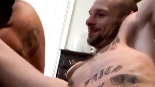 Amateur guys have a wanking and finger banging threesome