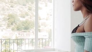 Mocha babe fucks inside the kitchen
