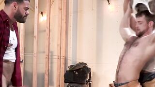 RagingXXX.com - Bareback threesome with muscular hunks on a construction site
