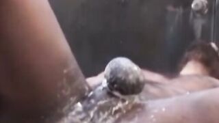 Matthieu then turns the tables and shows us that the most accomplished fisting bottom