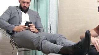 MaleFeetXXX.com - Thoms's expert tongue licks and sucks bearded Maui's tall toes