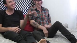 Big dicked amateur fucks chick while she sucks another dick