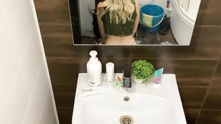 Hottie Sex Inside The Stairwell! - Lolipop & Mark Pirson