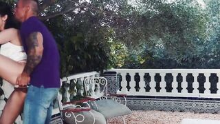 Bi babes fucking a lucky hunk