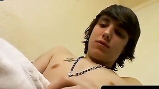 ToesXXX.com - Handsome jock's forceful cum load ejaculation into his feet