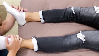 MaleFeetXXX.com - Dan Edwards sucks and cleans Imperial Muscle's beautiful size nine