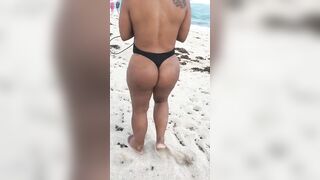Huge ass Pinky nude beach fun