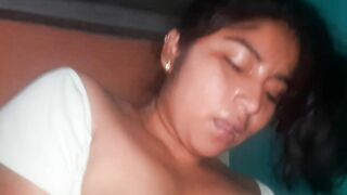enjoys a yummy sex with my cousin I accidentally came to visit and I was alone the cuckold was working