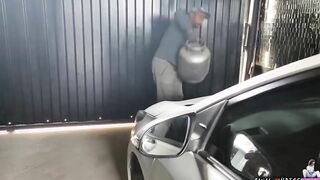 CHAMEI O ENTREGADOR PRA ME FUDER PORQUE EU SOU TARADA
